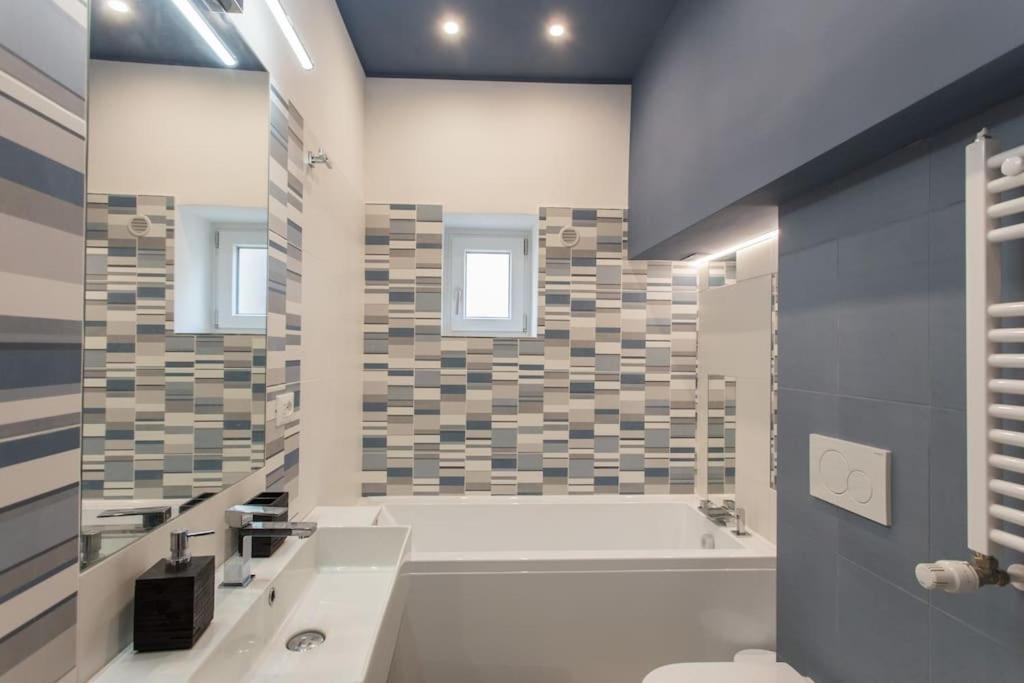 Frangipane 31 Monti Terrace Apartment Рим Екстериор снимка